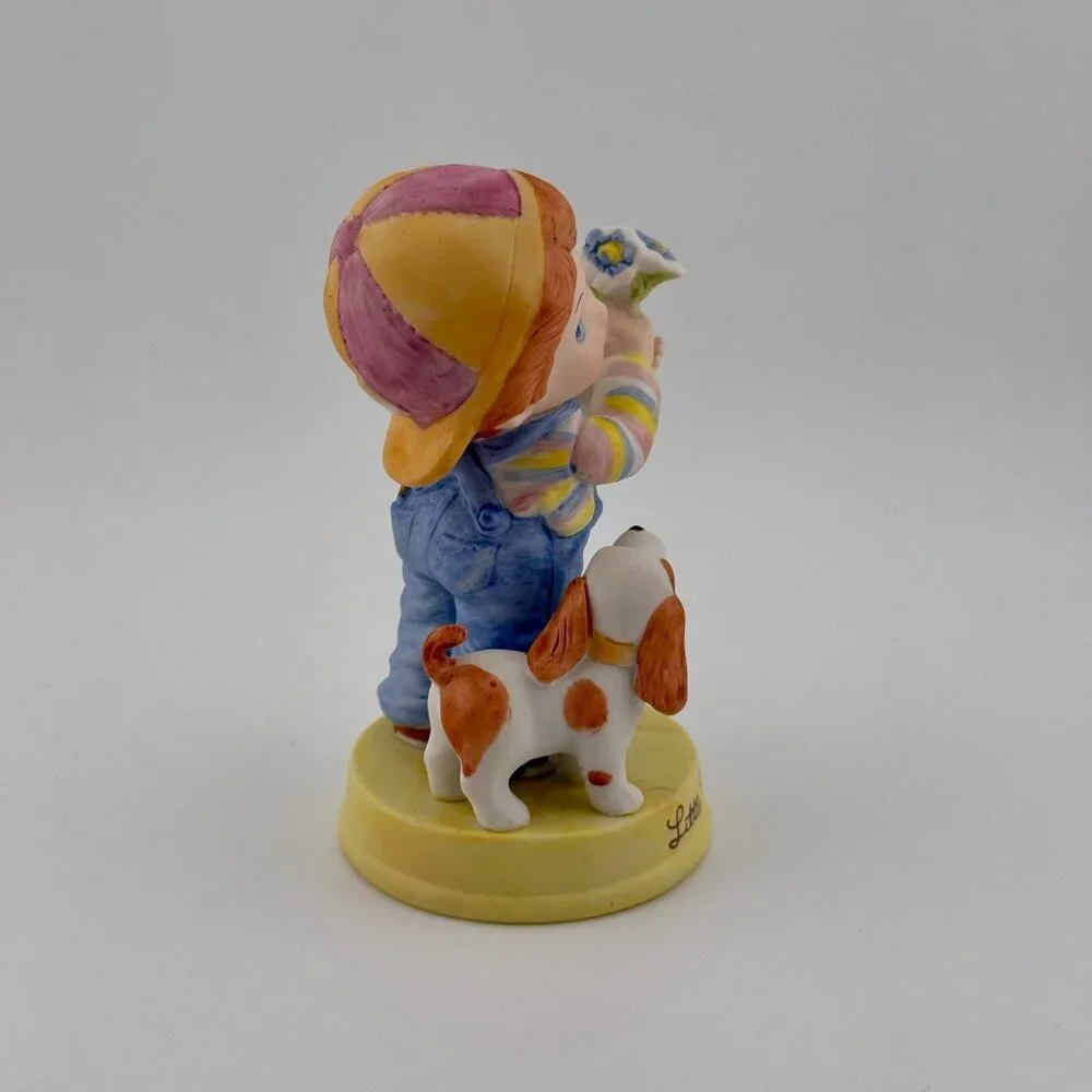 AVON Vintage 1983 Little Things Mean A lot Mother's Day Mini Figurine